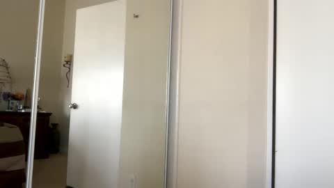 Snapshot of sackskincreamer chatting on 01.03.25 R online show from 01.03.25