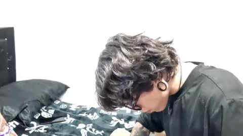 Snapshot of sadistic_cave chatting on 02.10.25 sadistic cave online show from 02.10.25