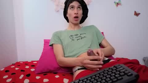 Safiro Queen online show from 12.16.25