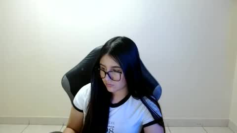 Snapshot of sahaliefox_ chatting on 06.12.26 Sahaliefox online show from 06.12.26