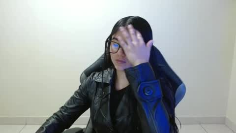 Snapshot of sahaliefox_ chatting on 06.17.26 Sahaliefox online show from 06.17.26
