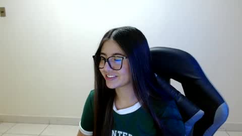 Snapshot of sahaliefox_ chatting on 06.26.26 Sahaliefox online show from 06.26.26