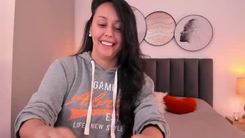Snapshot of saharagarcia chatting on 05.14.26 Sahara Garcia online show from 05.14.26