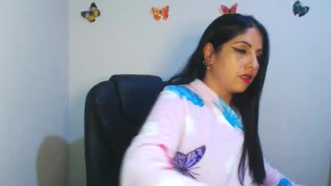 Karina online show from 10.19.25
