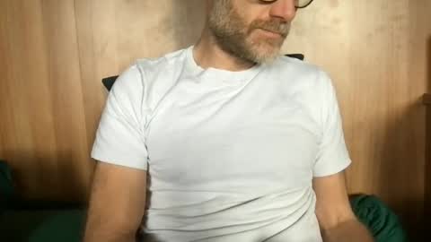 Snapshot of saint009 chatting on 06.20.26 saint009 online show from 06.20.26