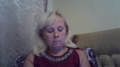 Snapshot of sakura_blonde chatting on 12.25.24 sakura_blonde online show from 12.25.24