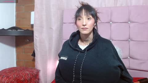 Sakura Skinny online show from 12.10.24