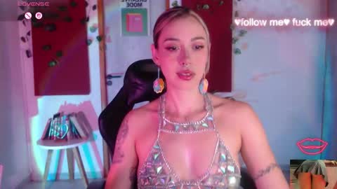 Sakura online show from 11.28.25