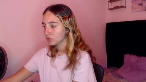 Snapshot of sakuraa_petitex chatting on 11.07.25 Sakura online show from 11.07.25