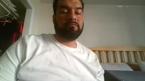 Snapshot of sal_cumplaciente chatting on 03.18.26 sal cumplaciente online show from 03.18.26