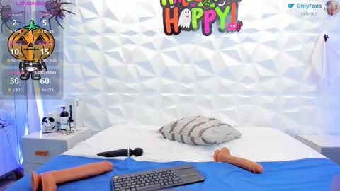 salem_rose01 online show from 10.23.25