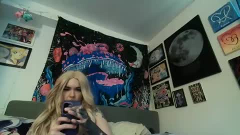 Snapshot of salemsslut chatting on 01.12.25 salemsslut online show from 01.12.25