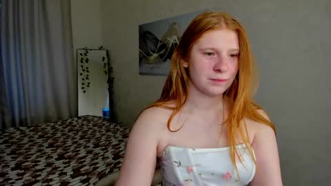 Snapshot of sally_ange1 chatting on 04.27.26 Sally online show from 04.27.26