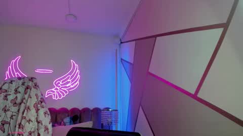 miss Sally online every night from 1am to 8am  Colombia time online show from 01.12.26