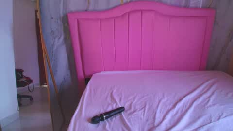 salma_27 online show from 10.04.25