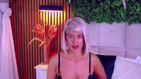 SalmaRoze online show from 04.24.26