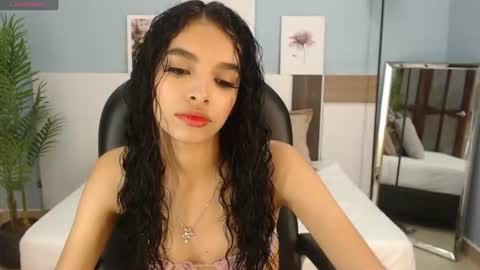 Snapshot of salome_veles chatting on 06.25.26 salome_veles online show from 06.25.26