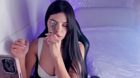 Snapshot of salomee_11 chatting on 12.18.24 salo online show from 12.18.24