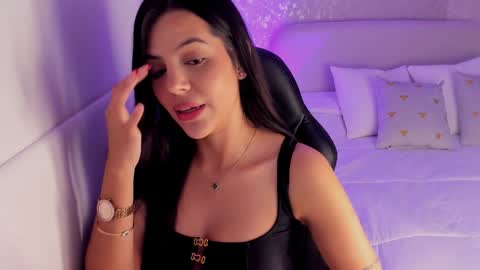 Snapshot of salomee_11 chatting on 01.05.25 salo online show from 01.05.25