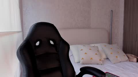 Snapshot of salomee_11 chatting on 02.02.25 salo online show from 02.02.25