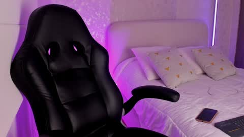 Snapshot of salomee_11 chatting on 02.04.25 salo online show from 02.04.25