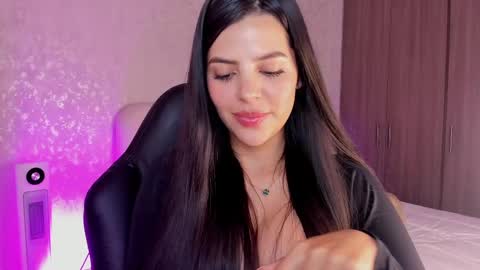 Snapshot of salomee_11 chatting on 02.20.25 salo online show from 02.20.25