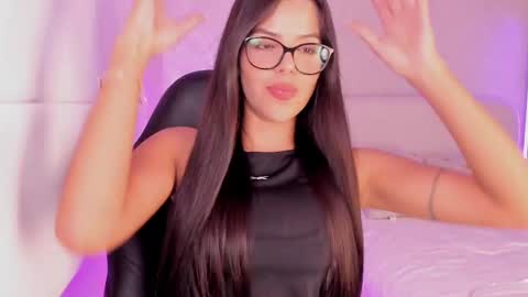 Snapshot of salomee_11 chatting on 02.26.25 salo online show from 02.26.25