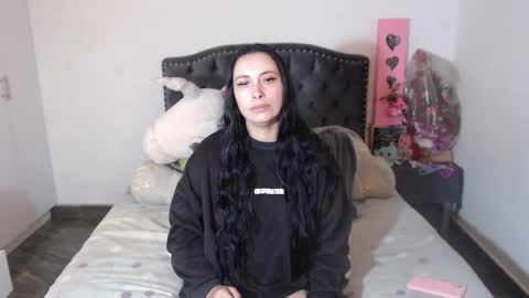 Snapshot of salomefox2 chatting on 01.19.26 yenny online show from 01.19.26