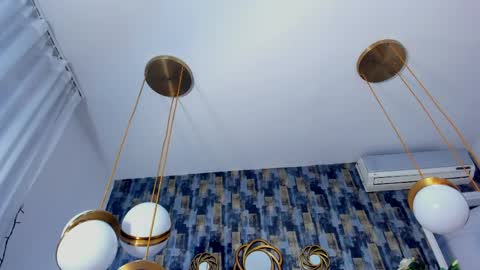 Salome Larzon online show from 04.11.26