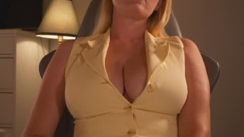 IsaBella-  online show from 09.08.25