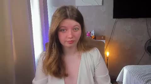 Snapshot of salut_love chatting on 07.23.26 Ruby online show from 07.23.26