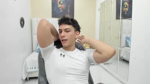 Snapshot of salvatore_27 chatting on 11.25.25 Salvatore online show from 11.25.25