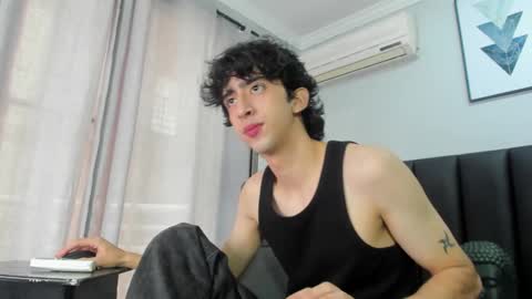 Snapshot of salvatore_monterey chatting on 02.15.25 salvatore online show from 02.15.25