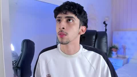 Snapshot of salvatore_monterey chatting on 10.14.25 salvatore online show from 10.14.25