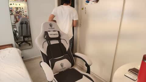 salvatore_montt online show from 12.04.25