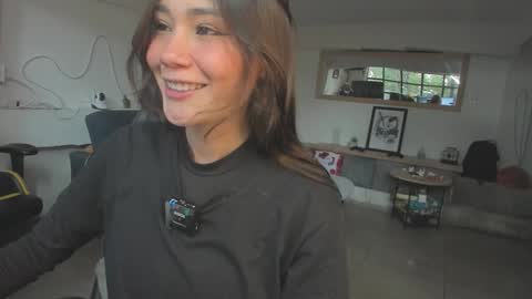 Snapshot of sam01___ chatting on 11.19.25 Stefana or Samchispas online show from 11.19.25