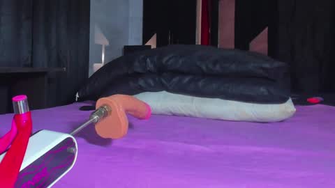 sam_naughty18 online show from 05.20.26