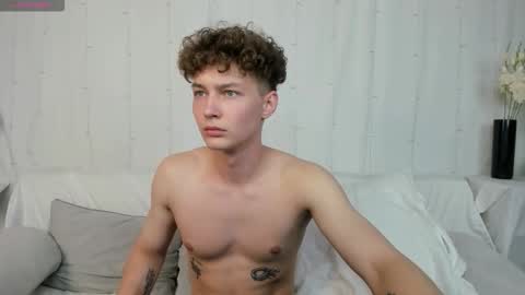 Snapshot of samanie_ chatting on 09.14.25 Sam online show from 09.14.25