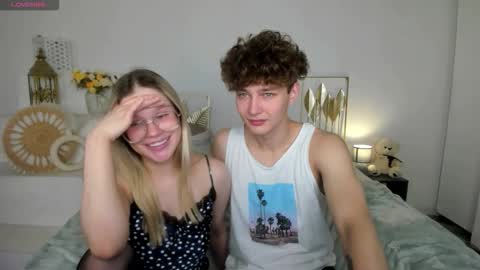 Snapshot of samanie_ chatting on 10.12.25 Sam online show from 10.12.25