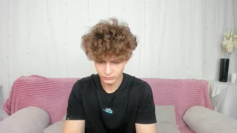 Snapshot of samanie_ chatting on 10.21.25 Sam online show from 10.21.25