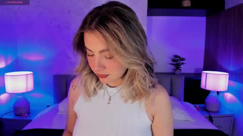 Snapshot of samanta_bone chatting on 01.14.25 Samanta online show from 01.14.25