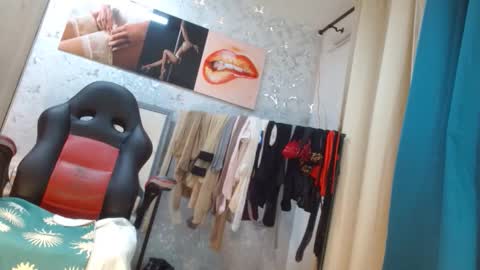 Snapshot of samanta_brownn_ chatting on 05.04.26 samanta online show from 05.04.26