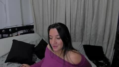 Snapshot of samanta_sweet320 chatting on 01.05.25 samanta sweet online show from 01.05.25