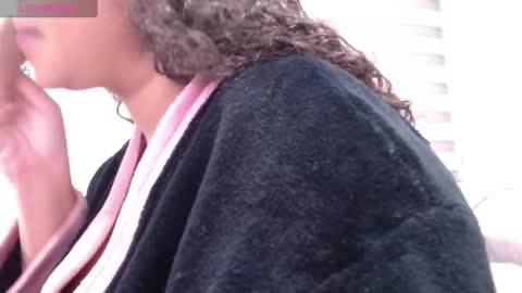 Snapshot of samantarosee chatting on 10.20.25 samantarosee online show from 10.20.25