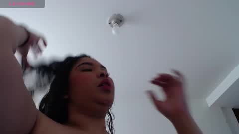 Snapshot of samantarosee chatting on 10.27.25 samantarosee online show from 10.27.25