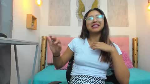    online show from 11.04.25