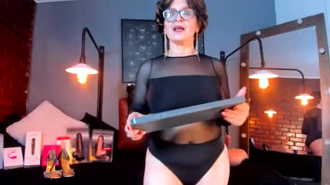 Snapshot of samantha_mature56 chatting on 03.07.26 Sam online show from 03.07.26
