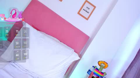 V A  N E S S A  online show from 11.12.25