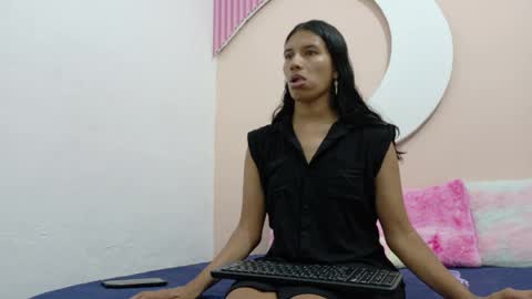 Snapshot of samanthalaurent chatting on 06.01.26 samanthalaurent online show from 06.01.26