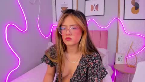 Alejandra  online show from 10.17.25